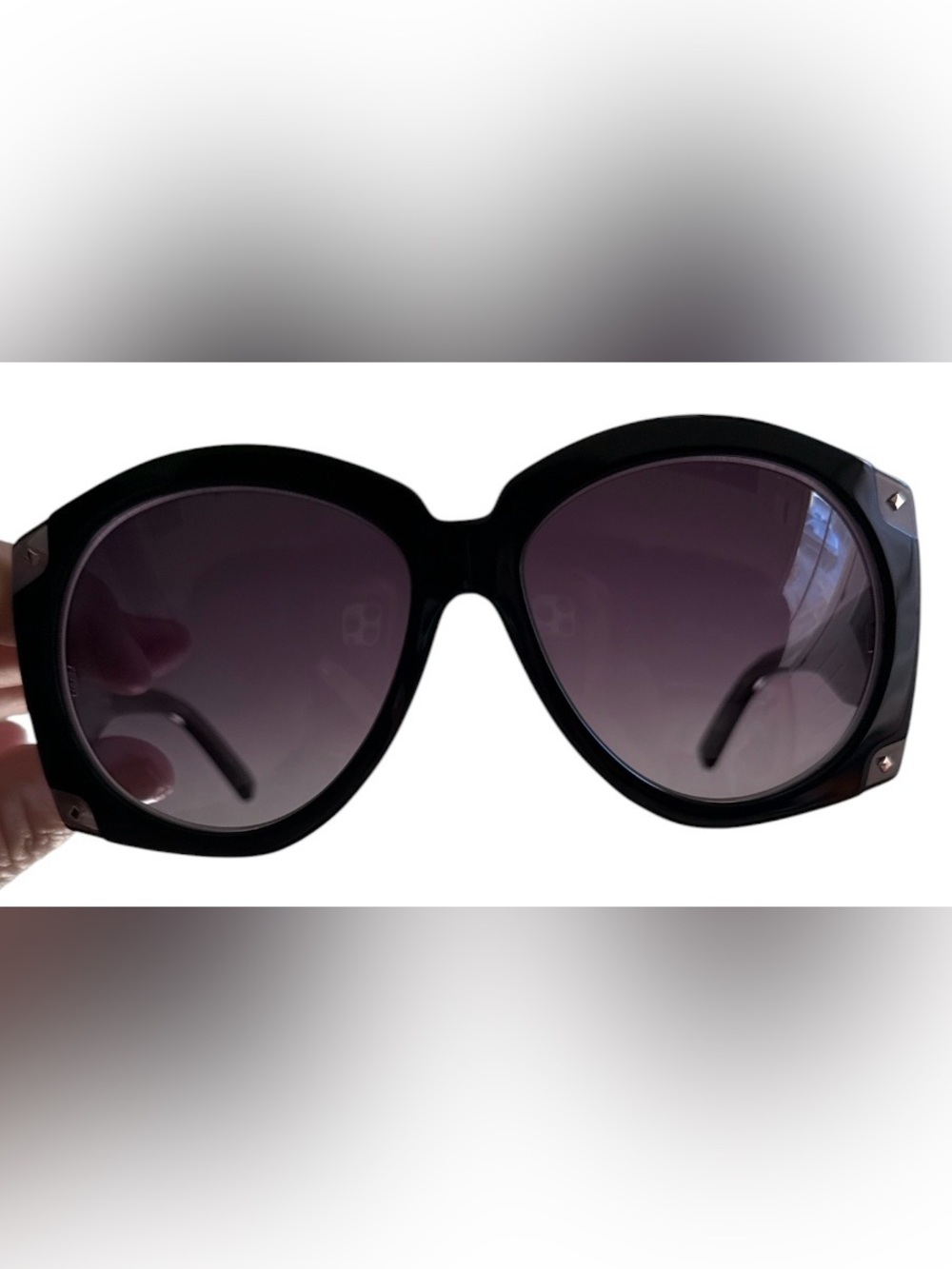 🆕 MCM Smoke Gradient Oval Unisex Sunglasses